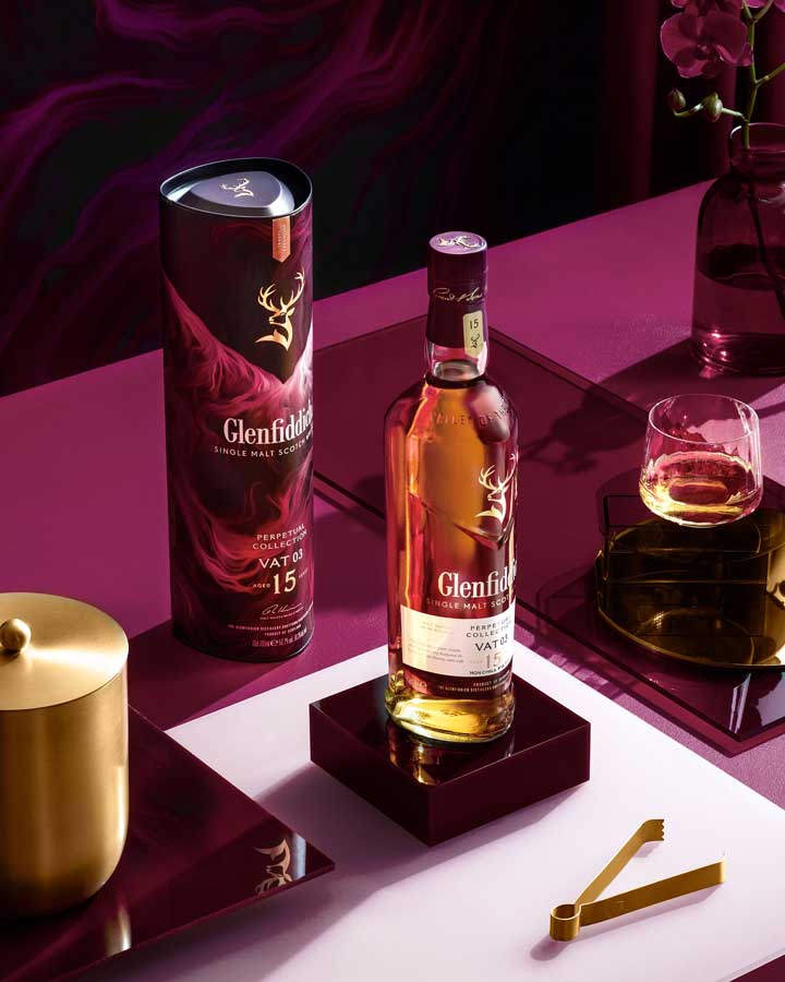 Glenfiddich Perpetual Collection Vat 03 Whisky bottle with glass